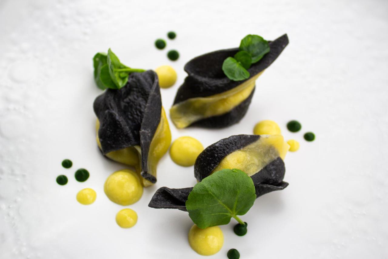Chateau D'Origny, Chambres D'Hotes Et Restaurant Gastronomique Ouches Exteriér fotografie