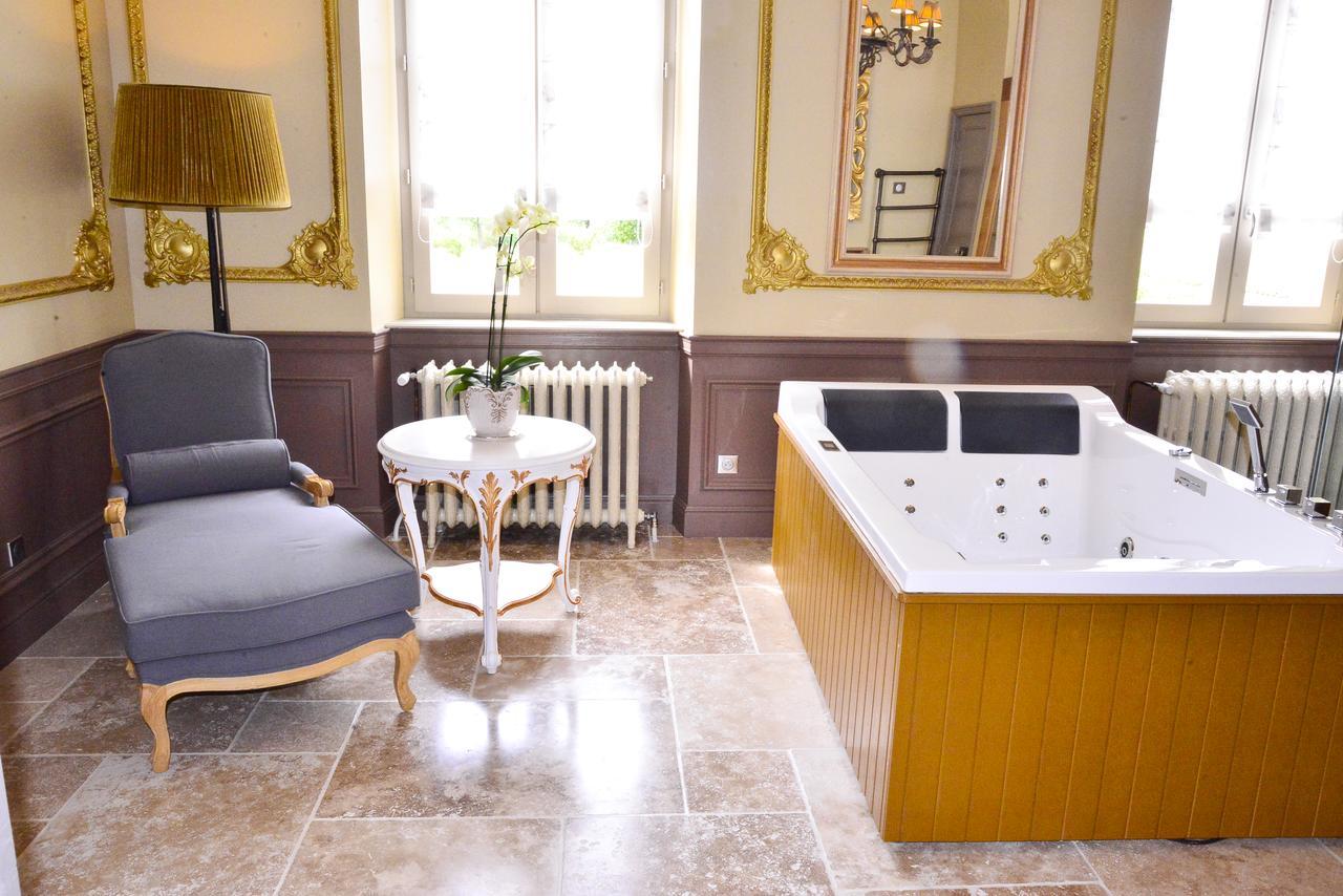 Chateau D'Origny, Chambres D'Hotes Et Restaurant Gastronomique Ouches Exteriér fotografie