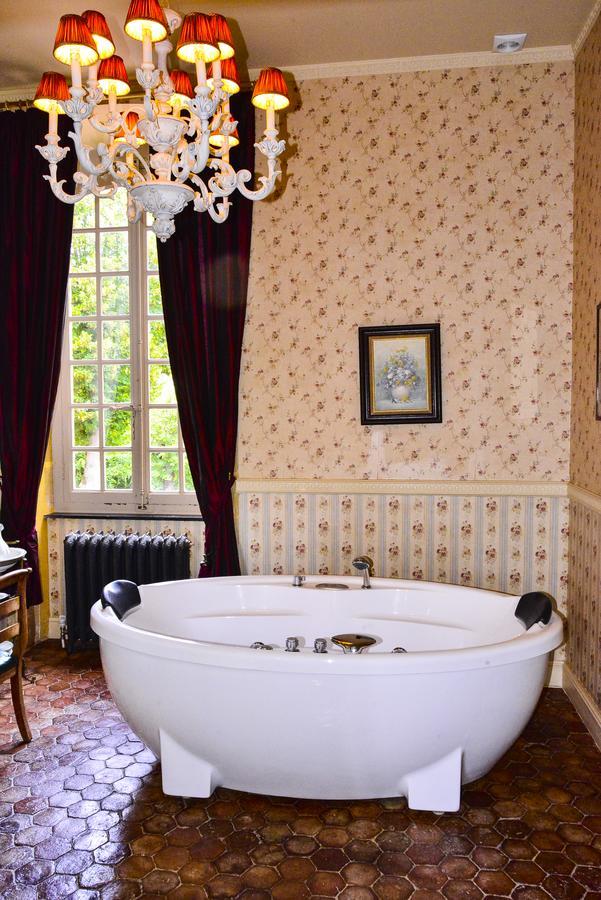 Chateau D'Origny, Chambres D'Hotes Et Restaurant Gastronomique Ouches Exteriér fotografie