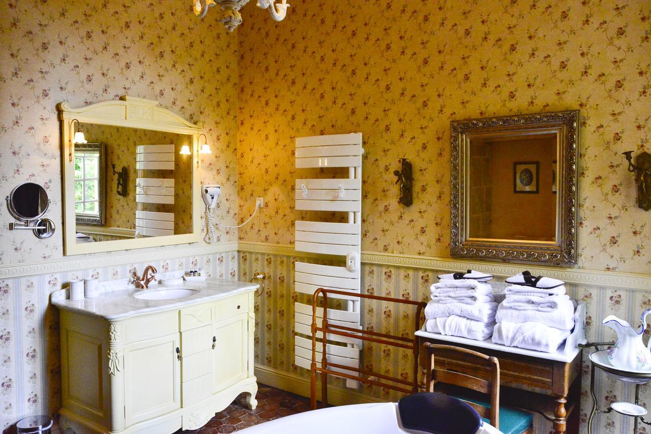 Chateau D'Origny, Chambres D'Hotes Et Restaurant Gastronomique Ouches Exteriér fotografie