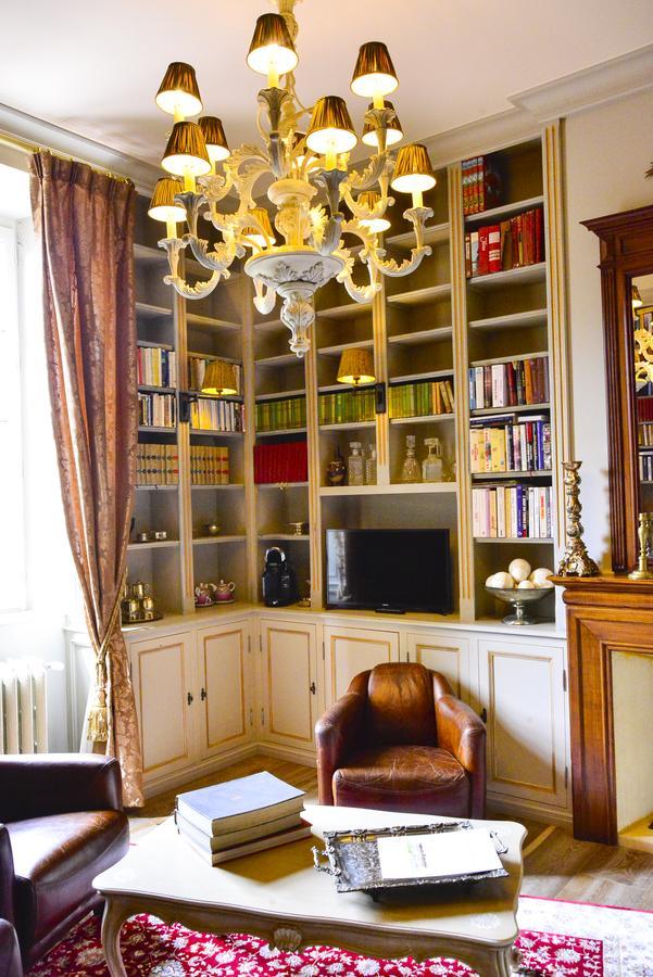Chateau D'Origny, Chambres D'Hotes Et Restaurant Gastronomique Ouches Exteriér fotografie
